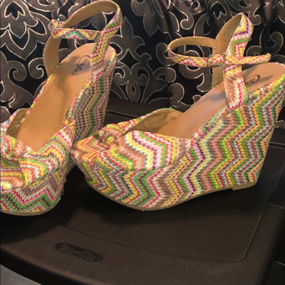 Multicolor Wedges